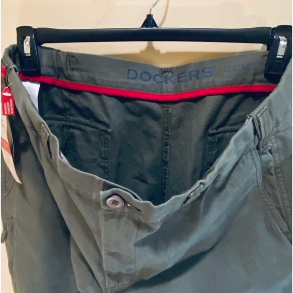 🌟HP🌟NWT Olive Green Dockers Iconic Flat front Straight Leg Cargo Pants 36 x 30 - Picture 4 of 10